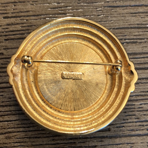 VTG MONET Goldtone Framed Pin Faux Pearl Center - Picture 7 of 15